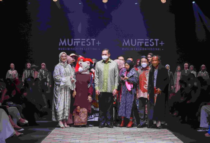 Enam desainer tampil menutup Muffest+ 2022